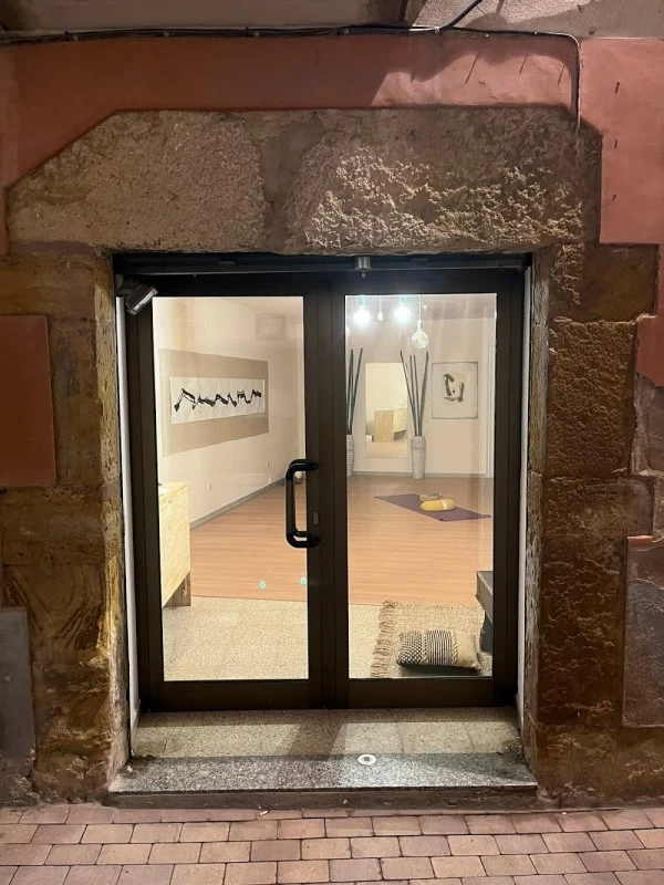 Kènia yuj centro de yoga  Yoga studio