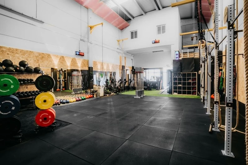 MARMAT. Entrenamiento de fuerza funcional e híbrido, entrenamiento personal, Hyrox & salud integral
