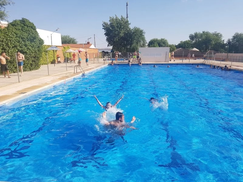 Piscina Pública Municipal de Camuñas