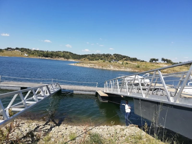 Puerto Deportivo de Cheles