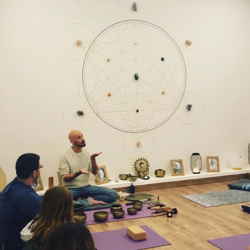 YogaSenzia - Fuengirola - Centro de Yoga - Pilates y Bienestar Interior.