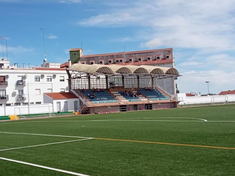 Campo de fútbol, césped artificial