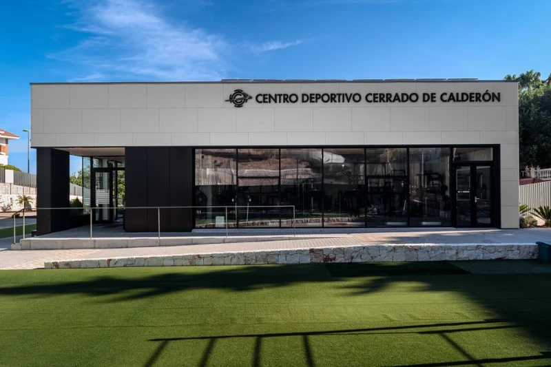 Centro Deportivo Cerrado de Calderón
