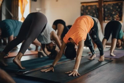 Hacia tu paz interior con Shanti: Yoga - Sonidos - Retiros.