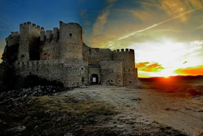 Inicio de la senda al Castillo de Aunqueospese