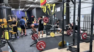 Onfit 24 hour fitness - Mercado Central