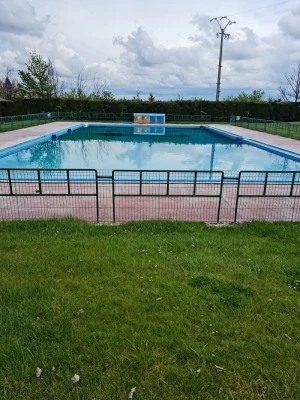 Bar y Piscinas Municipales de Roa