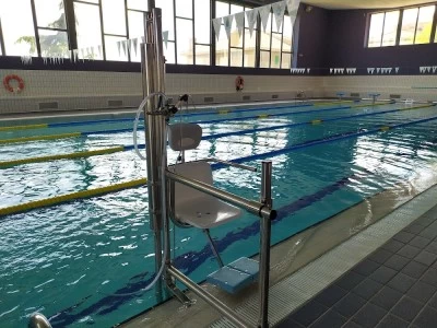 Piscina Municipal Climatizada de Las Navas del Marqués
