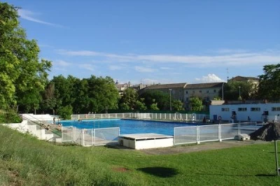 Piscina pública Escuela de Gimnasia