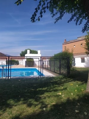 Piscina Pública Municipal de Higuera de las Dueñas