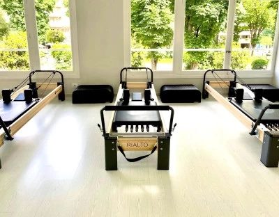 BEGOÑA VALDENEBRO Studio Pilates