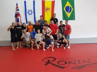 Ronin escuela de artes marciales, defensa personal y deportes de contacto