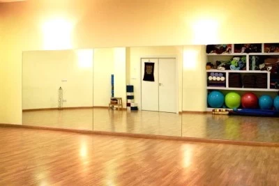 SURYA · Centro de Yoga y Pilates