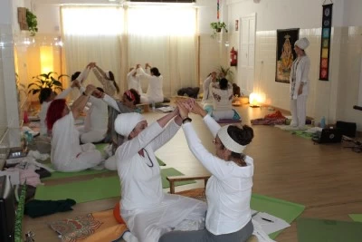 Ysi Yoga. Escuela de Yoga