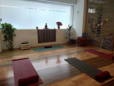 Escuela Internacional de Yoga - Manoli Muñoz